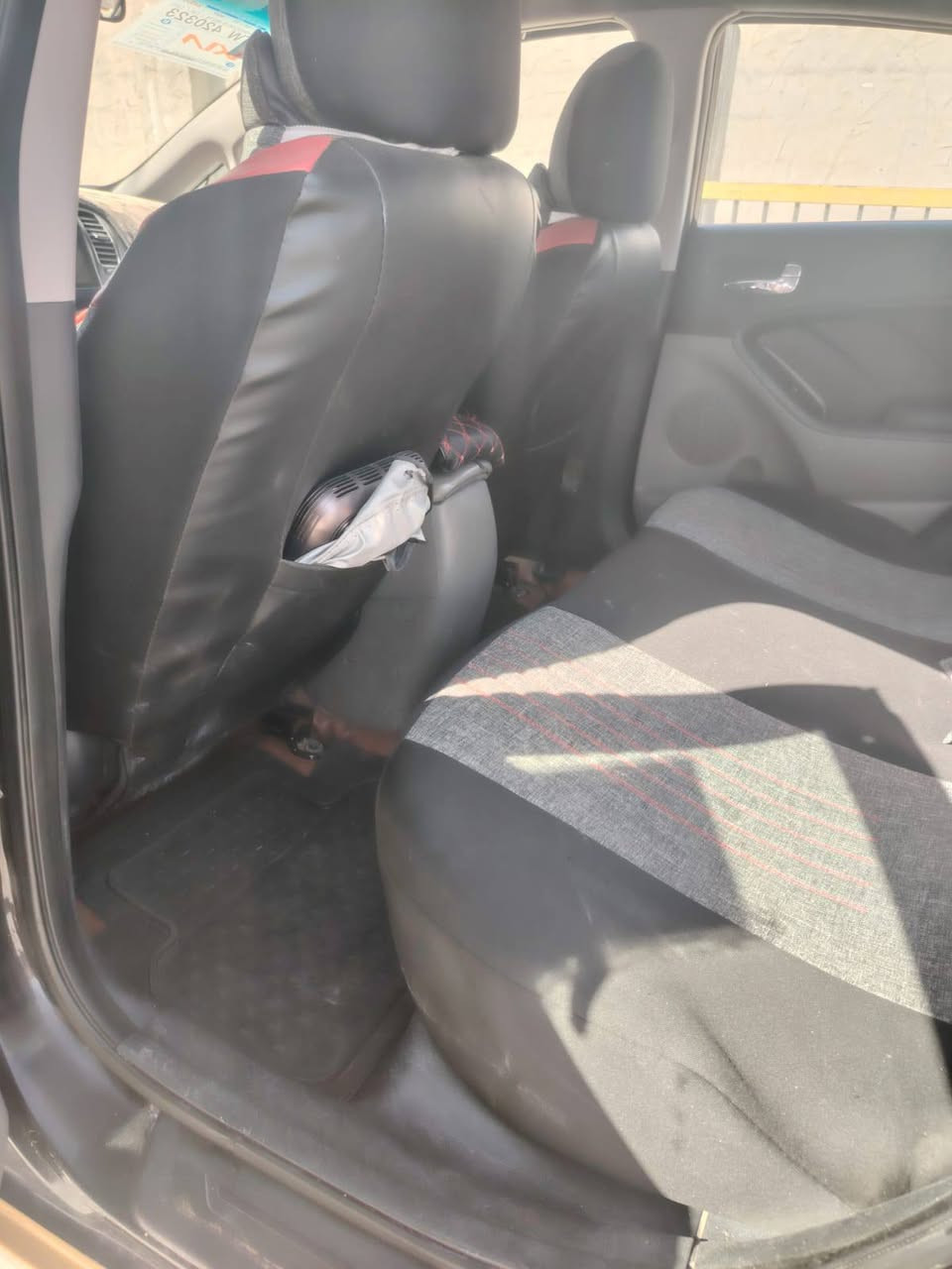 فورتي ١٥ رقم ديالى حادثها جاملغ وبنيد بيها خيط بخار
صدر جديد خير من الله 
تخم تاير جديد 
دواخلها حلوه 
السعر٩٧ وبيها مجال 
بغد المعامل 
***********
