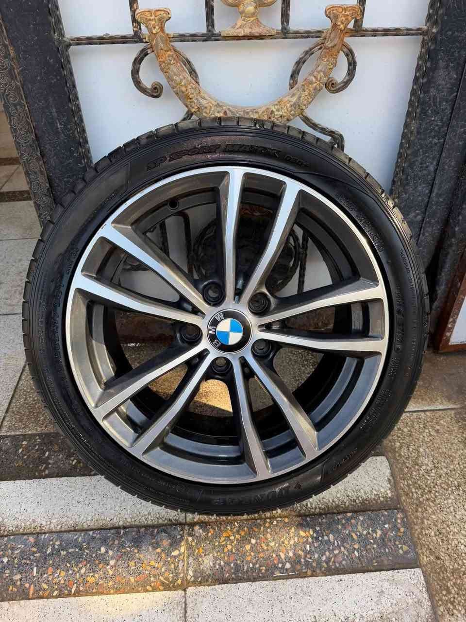 ويلات BMW أصلية 17 إنج – 5×120 وياها تايرات Yokohama و Dunlop شبه جديدة
أصلية وكالة جانت على f22

القياس: 17 إنج  
قياس البراغي: 5×120  
 
وياها إطارات Yokohama و Dunlop نظيفة ماشي عليها أقل من 5000  
 

بيهن تعديل و كلشي واضح بالصور   

موجودات بالبصرة و ما عندي توصيل 

السعر: 650,000


**إذا كنت صاحب هذا الإعلان وتريد حذفه لأي سبب، رجاءا أرسل رسالة إلى الدعم الفني**