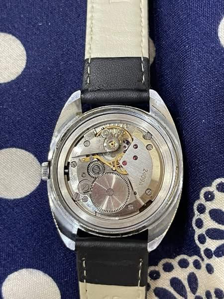 السلام عليكم  ساعة يد ميكانيكية من ماركة فوستوك (Vostok)، وهي علامة تجارية روسية شهيرة. صُنعت في الاتحاد السوفيتي السابق (USSR). تحتوي الساعة على حركة ميكانيكية بـ 17 حجراً (17 jewels). تأتي بهيكل معدني وقرص دائري يحمل اسم العلامة التجارية "Vostok" باللغة الروسية (Восток).  مختومه وقديمه االسعر ب75وتوصيل مجانا


**إذا كنت صاحب هذا الإعلان وتريد حذفه لأي سبب، رجاءا أرسل رسالة إلى الدعم الفني**