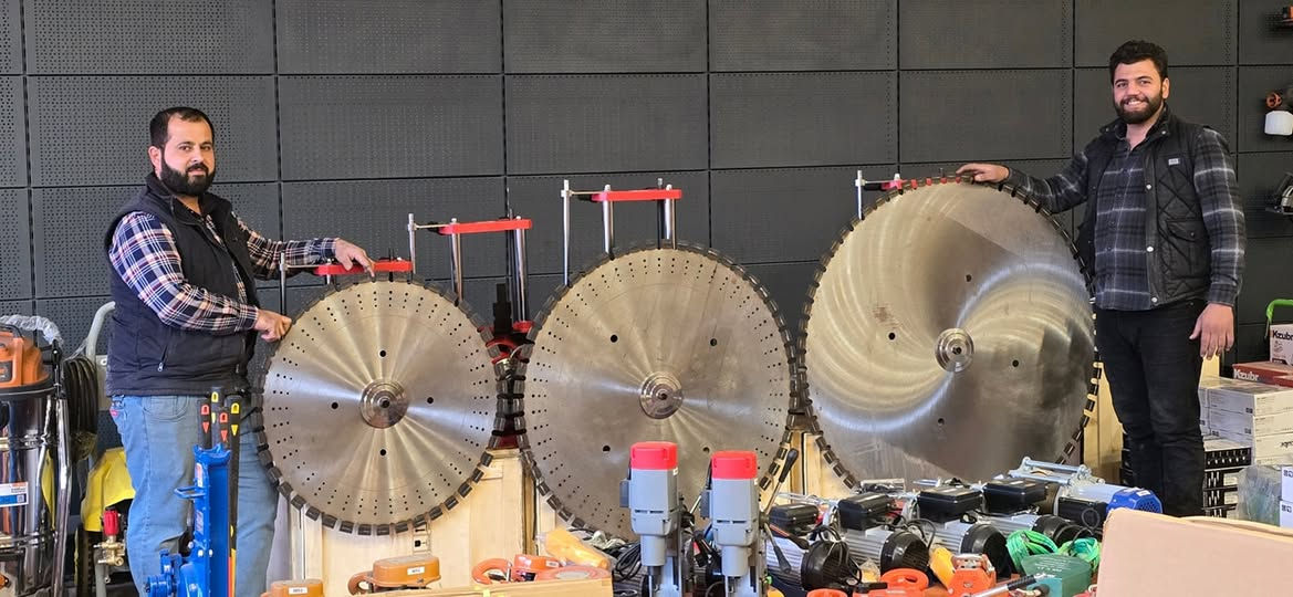 وصول مواد جديدة ذو جودة عالية
جملة و مفرد
شركة مختصة ببيع و تجهيز المحلات والشركات
محلات تبديل زيوت
محلات البنجر
محلات الغسل
كرينات جسرية
رافعات مقصية
رافعات سلة
كاصوصات كهربائية تحكم عن بعد
للطلب والاستفسار يرجی التواصل علی بريد الصفحة او التواصل مع الارقام التالية
***********
***********
اوقات الاتصال 10صباحآ الی 5مساءآ
باقي الاوقات مراسلة الصفحة
العنوان اربيل صناعة شمالية خلف فاملي مول
کاڵای نوێ بەردەستە بەتاك و کۆ
ئامادەین بۆ دابینکردنی هەموو جۆرە ئامێرێکی
فیتەری
ڕوون گۆڕین
پەنچەری
غەسل
کرێن و ڕافیعەی مەخزەنی
بەرزکەرەوەی کارەبایی
ئەشیای کارەبایی
بۆ داواکردن
***********
***********
ناونیشان هەولێر پیشەسازی باکوور پشت فاملی مۆڵ
