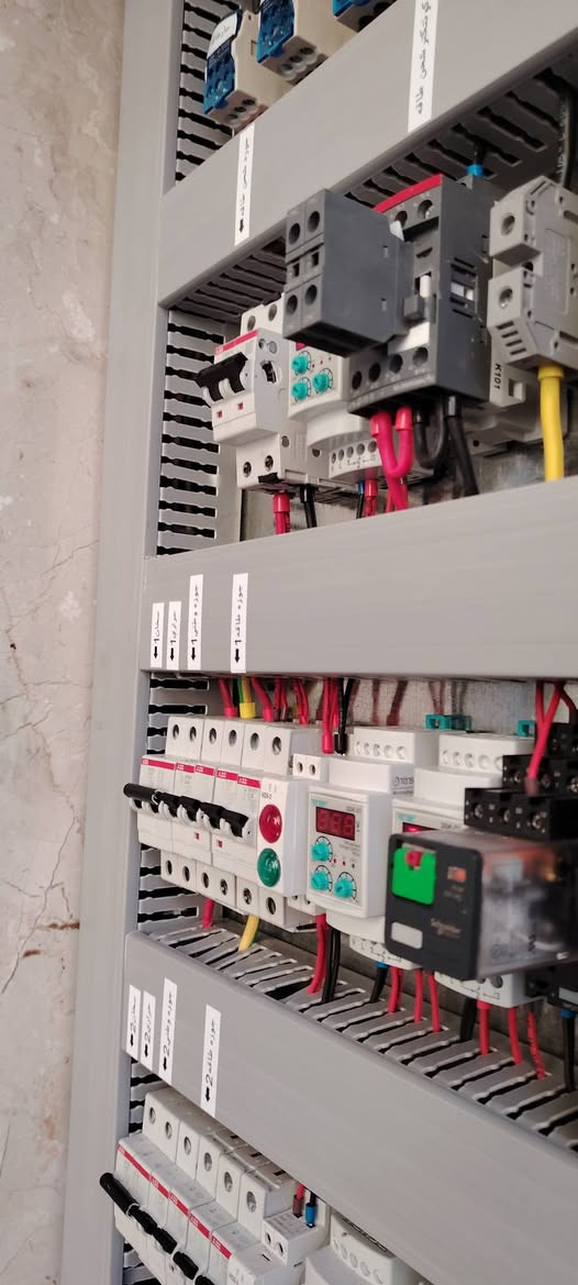 ابوطه الكهربائي *********** التواصل معي اختصاص بوردات الاي تي اس والطاقه الشمسيه ***********
