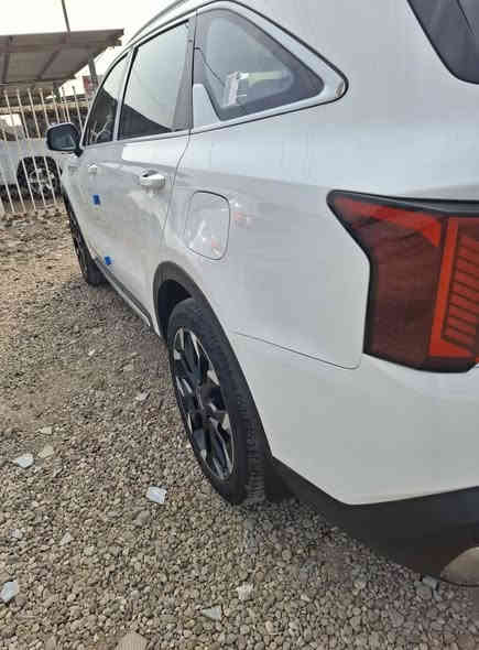 سورنتو ٢٥ بغداد بسمي مكفوله كفاله عامه ماشيه ١٤ألف فول مواصفات ماعدا بنوراما سعر ٣٣٧ ت*********** ت***********
