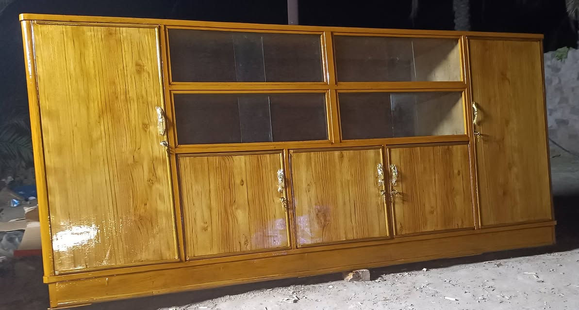 بوفيه تسكام نضيفه الطول 3 امتر  المكان الشاميه السعر ب 225 وهذا رقمي ***********
