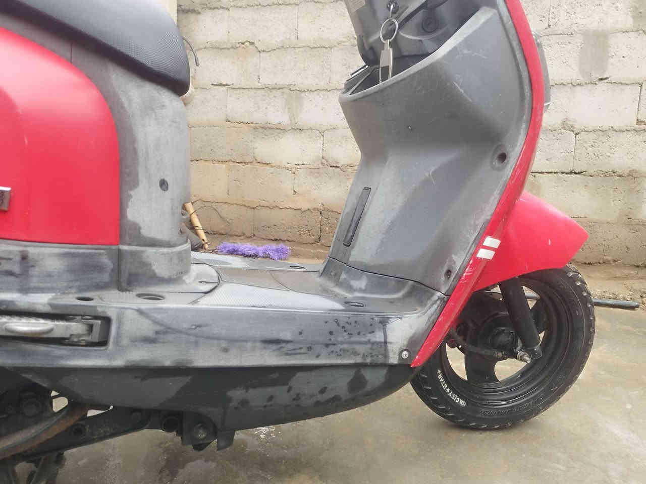 دراجة ماكس بوليس مصار 3 أشهر من نزلت رمبه

الدراجة خير من الله برغي مامفتوح كله بلادي مكفوله 

- الدراجة كابريته موديل 2008

الكفرات بلادي مثل ما موضح الكم بالفيدو الكفرات بيهن كسر بسيط وغراضهن موجوده 

السعر خاص او الإتصال على هذا الرقم 

***********
