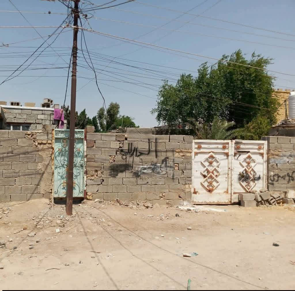 للبيع مشتمل زراعي وجه 5 ونزال 30 و غرفتين مع قطعه مجموعها  300 متر حي الجهاد الزنابره المدرسة الجديده قرب صورة الأمام علي ع شارع بي خدمات ماء ومجاري وكهرباء ***********
