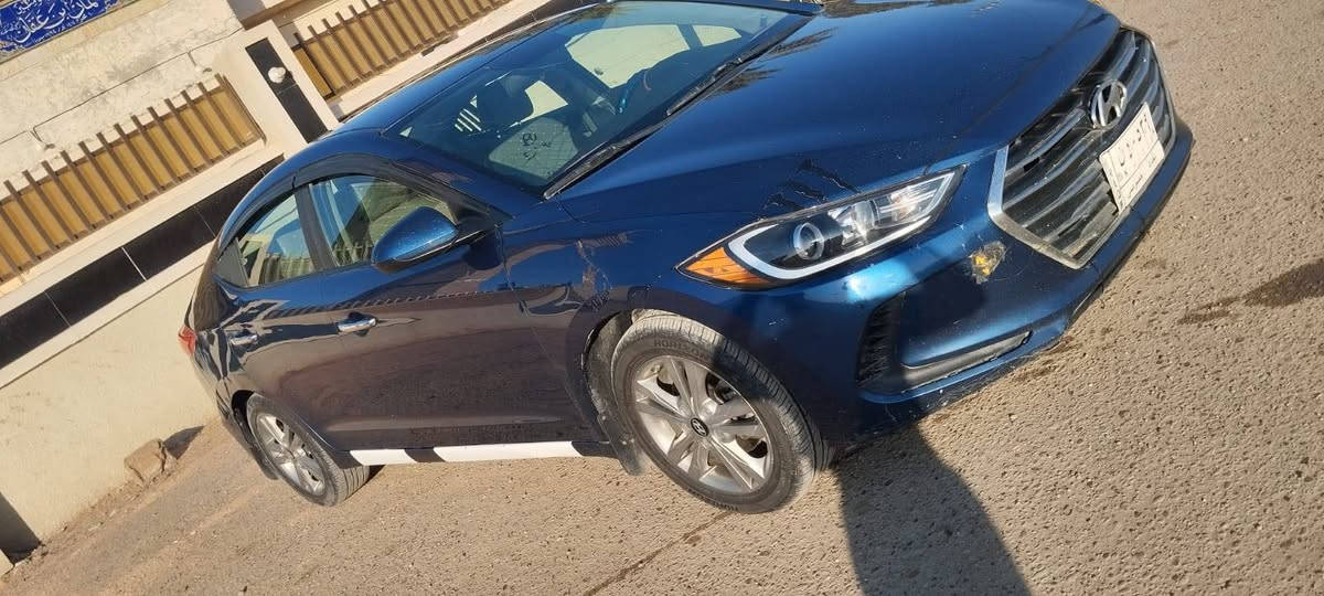 إلنترا موديل 18 حادثها صندوق والجاملغات الخلفية مصبوغة محرك وكير مكفولات تخم تاير السعر 115 مكاني بغداد سريع أبو غريب للاتصال ***********
