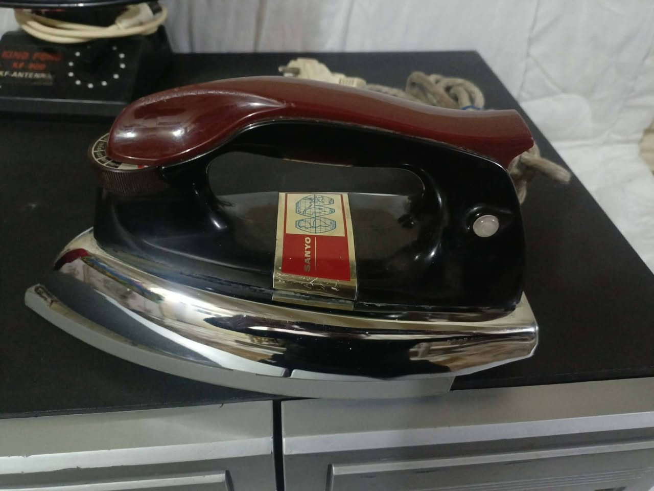 بيع
أوتي سانيو ياباني أصلي 
استيراد الشركه العراقيه التجاريه وزن ثقيل جدا شغال بالتدريج الحراري من البدايه الى النهاية نظافه فوق الممتازه بلاد على وضع الشركه 
استفسار *********** يوجد خدمه توصيل لكل المحافظات 
السعر ٤٥ الف/ شامل التوصيل
