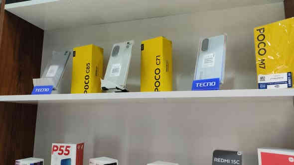 نقدّم لكم خدمات متكاملة في عالم الهواتف الذكية بخبرة عالية ودقة في العمل، باستخدام قطع غيار أصلية وضمان حقيقي على جميع أعمال الصيانة.

📍 العنوان: بعقوبة – شارع الأوقاف – مقابيل مركز عسل

👨‍🔧 الإدارة: مهدي الحمداني

📞 رقم الهاتف: ***********

🔧 خدمات الصيانة:

صيانة جميع أنواع الهواتف النقالة

برمجة وتحديثات لجميع الأجهزة

خدمة سريعة بأسعار مناسبة

ضمان على العمل وقطع الغيار

🛍️ متوفر لدينا:

شواحن أصلية

كيبلات وشواحن سريعة

سماعات سلكية – لاسلكية – إيربودز عادية

كفرات وواقيات شاشة

ساعات ذكية

إكسسوارات متنوعة

🛡️ خدمات مميزة إضافية:

لاصقات شاشة أصلية

لاصقات حماية للجهاز بالكامل

قص لاصقات ظهر (Back Skin) بدقة عالية

🖨️ خدمات مكتبية:

استنساخ ملازم وبحوث

طباعة مستندات

كبس هويات (ID)
