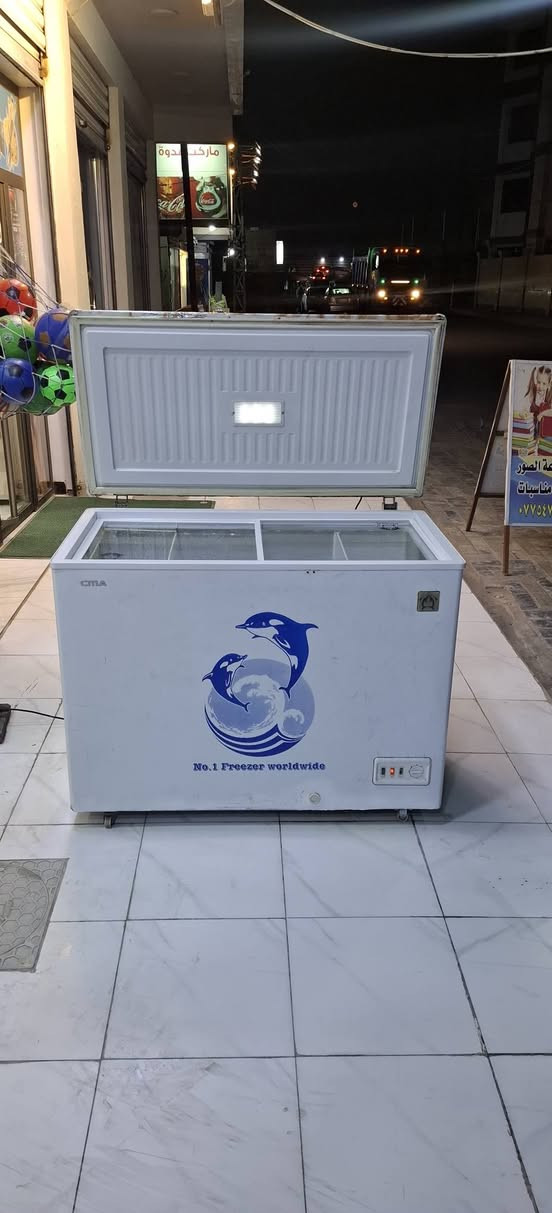 مرحبآ مجمدة ماركة اوكما ام دولفين 🐬 حجم 16 قدم جبيرة شغالة وظمان بشغلهة نظافتهة مثل ما كدامكم نظام تجميد للبيع سعرهة 190 بيهة مجال بسيط تواصل خاص او اتصال ***********
