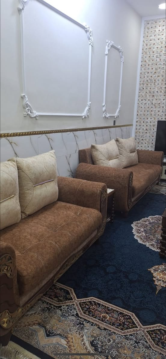 السلام عليكم عندي تخم قنفات آخو جديد للبيع بسعر مناسب حي اور تلفون ١٠ مقاعد ***********
