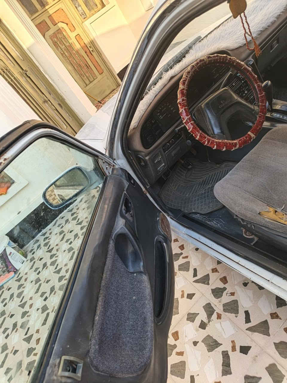 بسم الله الرحمن الرحيم.                                                   للبيع برنس موديل 1995رقم ابيض بغداد سنويه عضم عاج بعده ماصاقطه كير اوتوماتيك سياره حلو السعر 25وبيه مجال حك جيه العنوان الانبار الخالديه حي شهداء الرقم ***********
