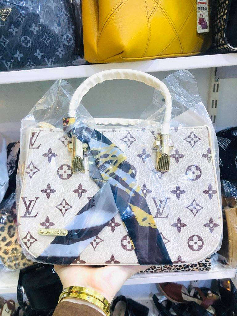 باری تازە جانتا ئافرەتان  4هەزار خوار جوملە بازار   
گەیشت سەردانمان بکەین  خوار جوملە 4000دینار 

مەیکرە بە 8هەزار بۆ 12هەزار 

ئەو ھەرزانیەی لێرە ھەیە لە ھیچ شوێنێ تر نیە 

 هەموو رەنگێک و مۆدیل  بەردەسته زیاد لە 100مۆدیل ئێستا گەیشتووە تەنها 4هەزار 

زوو سەردانمان بکەین دوای گلەی مەکەین بۆ هیچ کەس نە گەیاندمان هەیە و نە حجز کردنمان هەبە 

ناونیشان : سەیدسادق نزیک پردی قەرزاران یان نزیک مزگەوتی ئەوبەکڕی سدیق


**إذا كنت صاحب هذا الإعلان وتريد حذفه لأي سبب، رجاءا أرسل رسالة إلى الدعم الفني**