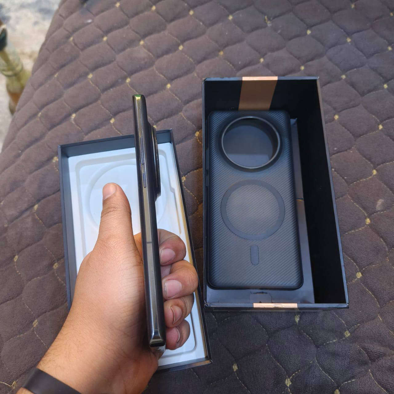 السلام عليكم شبابنة الغالين.
فلاگشیب Realme.

GT 5 PRO اللون اسود

للبيع او المراوس شنو عندك دزلي خاص

Snapdragon 8 Gen3 الجهاز يجي بمعالج

الاحدث من كوالكم

الشاشة عملاقة بسرعة تحديث 144 هيرتز بتقنية Itpo متغيرة التردد يعني بالالعلاب

طيارة والبيجي 120 فريم

مع اضائة 4500 شمعة يعني كلشي واضح

حتى بالشمس المباشرة

يجي ب اقوى بطارية من ناحية الاستخدام عن تجربة وتكدر تتاكد بفيديوات اليوتيوب بحجم

ΜΑ 5400

بسرعة شحن 100 W مع ملاحظة

ذاكرة الجهاز (256)

مع عشوائية 12 وتكدر اتضيفلهة 12 وتصير عندك 24 بس عشوائي. انت متخيل

.

اما من ناحية الكامرة فهو فلاگشب اکید تاخذ

بي صور سنمائية تموت

الجهاز نظافه 100%

الجهاز يجي مع شاحنتة الاصلية ال 100 W 

ويا كارتونه

سعرة 800 الف فقط مستعجل على بيعتة اتمنة من الي ميعرف الجهاز يعبر المنشور
مكاني البصره القبله
***********
