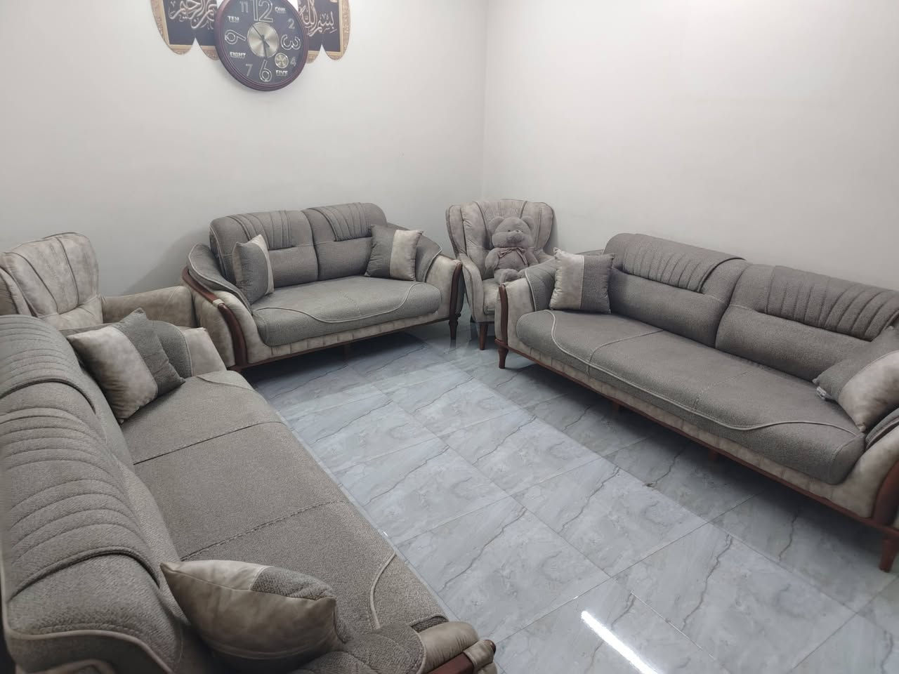 للبيع تخم تركي مديل الطاووس   10 مقاعد ضهر قلاب يصير سرير السعر مليون و 150 بدون عمله قفل قفل قفل مكان اعضميه ساحه عنتر


**إذا كنت صاحب هذا الإعلان وتريد حذفه لأي سبب، رجاءا أرسل رسالة إلى الدعم الفني**