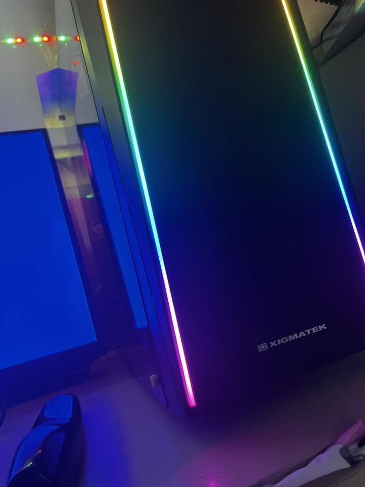 كيس للبيع فقط من دون شاشه أو مراوس  اكس بوكس سيريس إس الموصفات تحيه طيبه للجميع 

CPU INTEL XEON 2630 v2 6 CORE 12 THD
COOLER CPU BLACK COLERMASTER 
M. B INTEL XEON X79 F1 DDR3
RAM 8X2 16GB DDR3
GPU GTX 780TI 3GB ASUS DIRECTCU II
CASE XIGMATEK RGB X3FAN BLACK 
POWER 600W XIGMATEK 
SSD   سعر خاص تواصل***********واتساب
