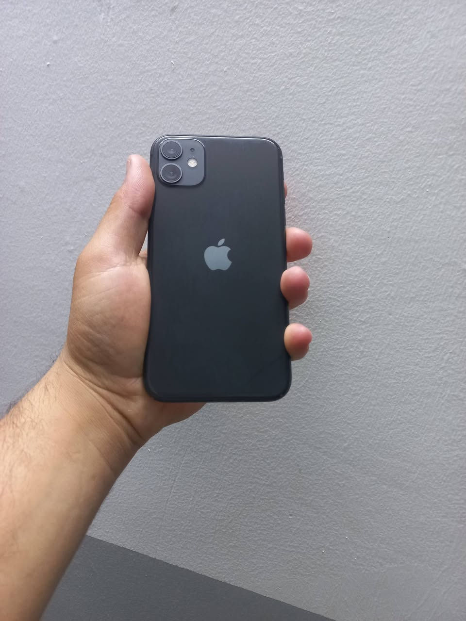 ايفوان 11 عادي لبيع جهاز جديد ذاكره 128 
مبدل شاشه اصليه وكاله 3خيارات فيس ايدي شغال 
وبطاريه 100 نوعيه حيل زينه ..
سيمكارت شغال وايفاي شغال كامراته حيل حلو تصويرهنه دمعه السعر 180 وبيه مجال ***********
