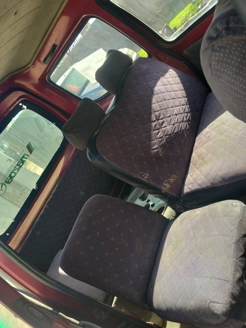 السلام عليكم كيا نفرات للبيع موديل 2006 رقم سنويه كربون بنزين مكاني موصل برطله ***********/***********
