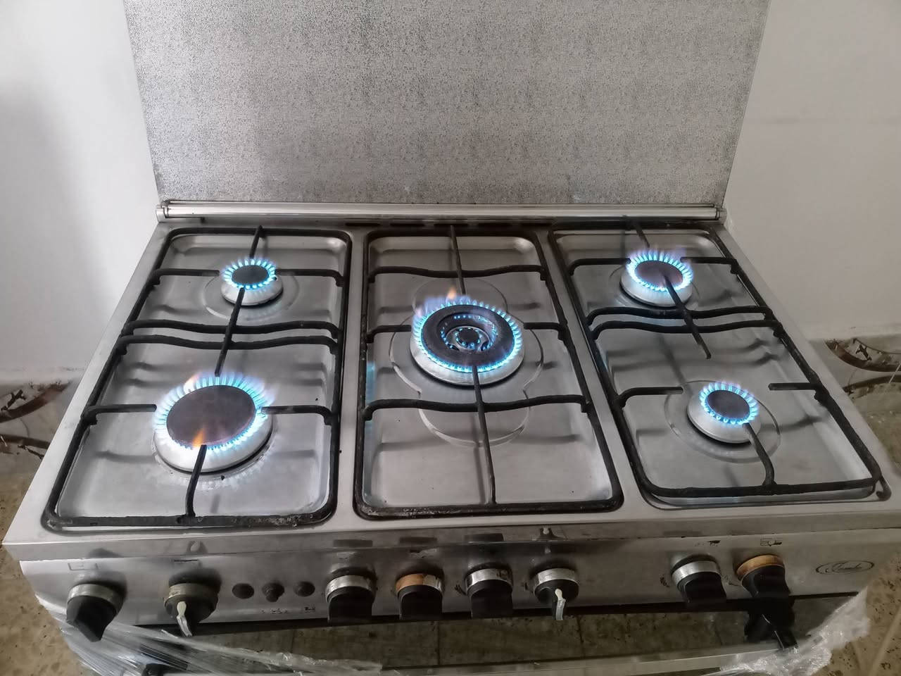 طباخ فريش مصري ع فحص.. غساله جديد.. مجمده جديد حجم14.قدم..شراي يتصل ***********..
