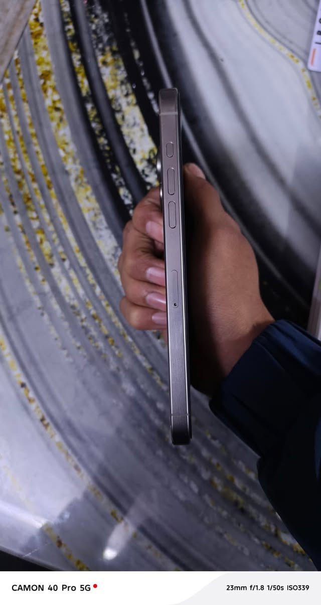 السلام عليكم ايفون 15 برو ماكس ذاكره 256 بطاريه 91 عربي شرق اوسط موجود بس الكارتونه مالته نظيف بمعنى الكلمة ما بي اي مشاكل فقط مبدل شورت الشحن السعر 975الف وبي مجال للطيبين ***********
