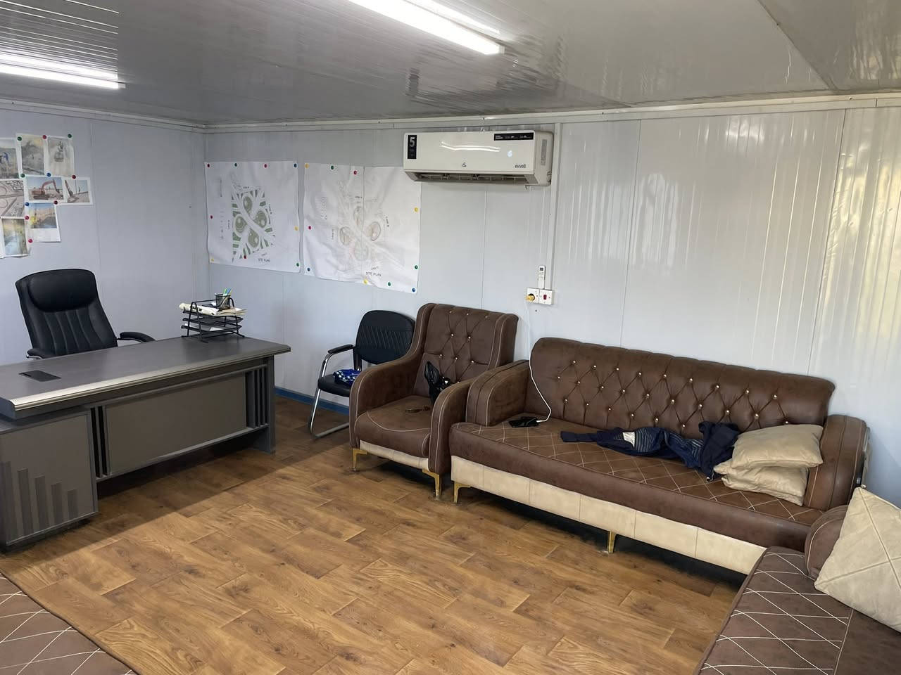 سلام عليكم كرفانات للبيع ثنين من عدهن 12في 4  وثنين من عدهن 4 في 5 جدد مكلف بل نشر رقم ***********  العنوان بصره قبله
