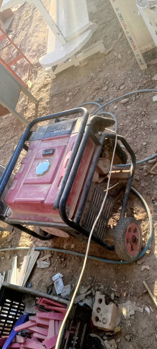 مؤلد اخو جديد 30 انبير سلف يشتغل وحبل لبيع عنوان كاطون رحمه قرب افران دبي مراسله صفحه وتصال ***********
