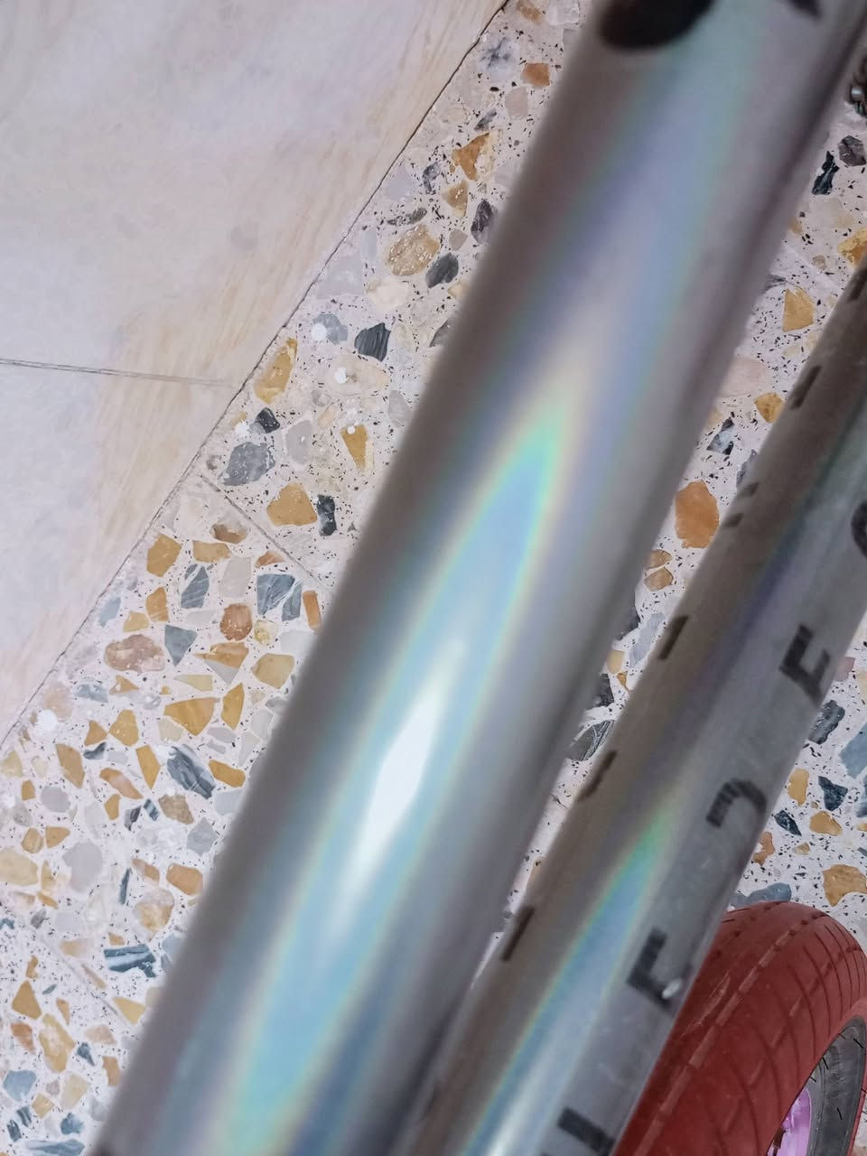 سلام عليكم
WTHPEOPLE للبيع
 ماركه قويه ومعروفه وزن خفيف وقوه
الجسد ستوه دخل للعراق🔥
 لونه مميز متغير🌈
عليه اغراض ستيرن اربع قطع
رگبه ماعرف نوعها بس حديثه  ماشه فولوم وياله مشن تايرات اينوفا حجم 40 سرج ويذبيبل قرص كولت 
عيبه بس ذراعات تك منهن بي لحيم🛑 
توصيل جميع محافضات العراق✅
رقمي ***********
