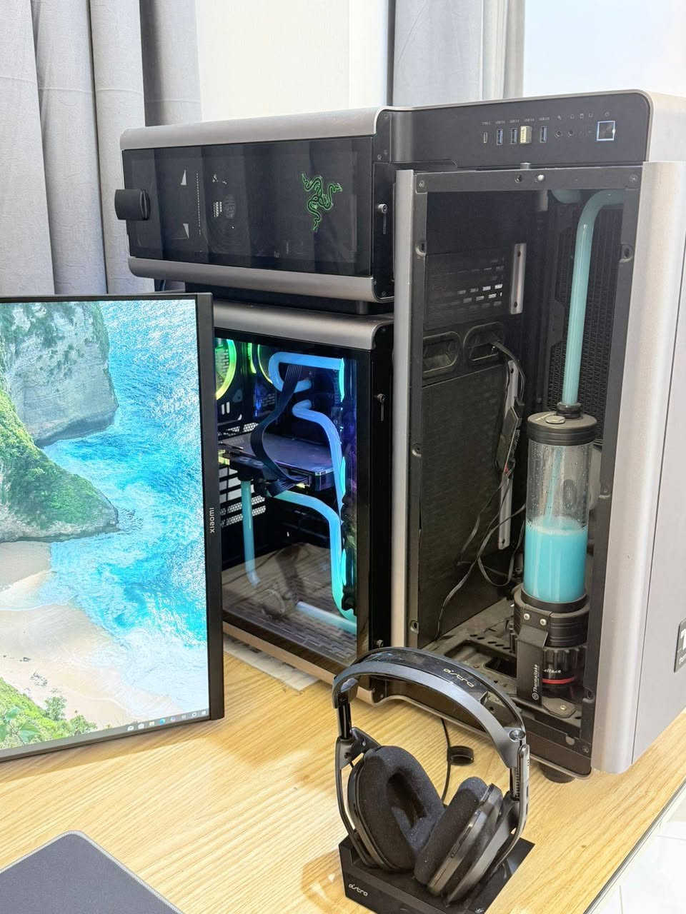 تجميعة العاب للبيع
i7 14700kf 

asus z690 Maximus hero 

Ram 16 ddr5 6400 cl32 dominator 

واط كولر ماستر كولد بلص فول مودلر Psu: 1250 

 M.2 1t Samsung 980 pro 

SSD 1t

HDD 1t

Rtx 3080 10g palit open loob 

Case thermaltake level 20 هاي نسخة النادرة الاوبن لوب بس قطعتين بالعراق 

والمبرد اوبن لوب من ثرملتك

البلوك المستخدم للكارت من EK

والراديترات المستعملة بالتجميعة اول راديتر من ثرملتك السمك مالتة 70 والحجم 360 والراديترا الثاني السمك مالتة 60 والحجم 480

ابيع كاملة 

ويا شاشة شاومي 34 انش 180 هرتز دقة فوق ال2k

وشاشة جانبية شاومي 21انج 75هرتز وستاند متحرك 

ويا ماوس rog harpe aimlab edition جديده ب130 دولار

كيبورد بلودي ws87 جبته ب 100 الف بلوتوث + وايرلس  
سماعة astro a50 gen4
 Ups 3kv apc  الامريكي الاصلي

يشيل 6باتريات 12فولت

مبدلهن قبل اسبوع وما مشغله اساسا يعني جدد

وكرسي مكتبي كلش مريح موضح بالصور 

وميز كلش قوي وحجمه مرتب موضح بالصور

كلها ويا كل الملحقات المذكورة ب3 ملايين قفل
رقمي ***********
