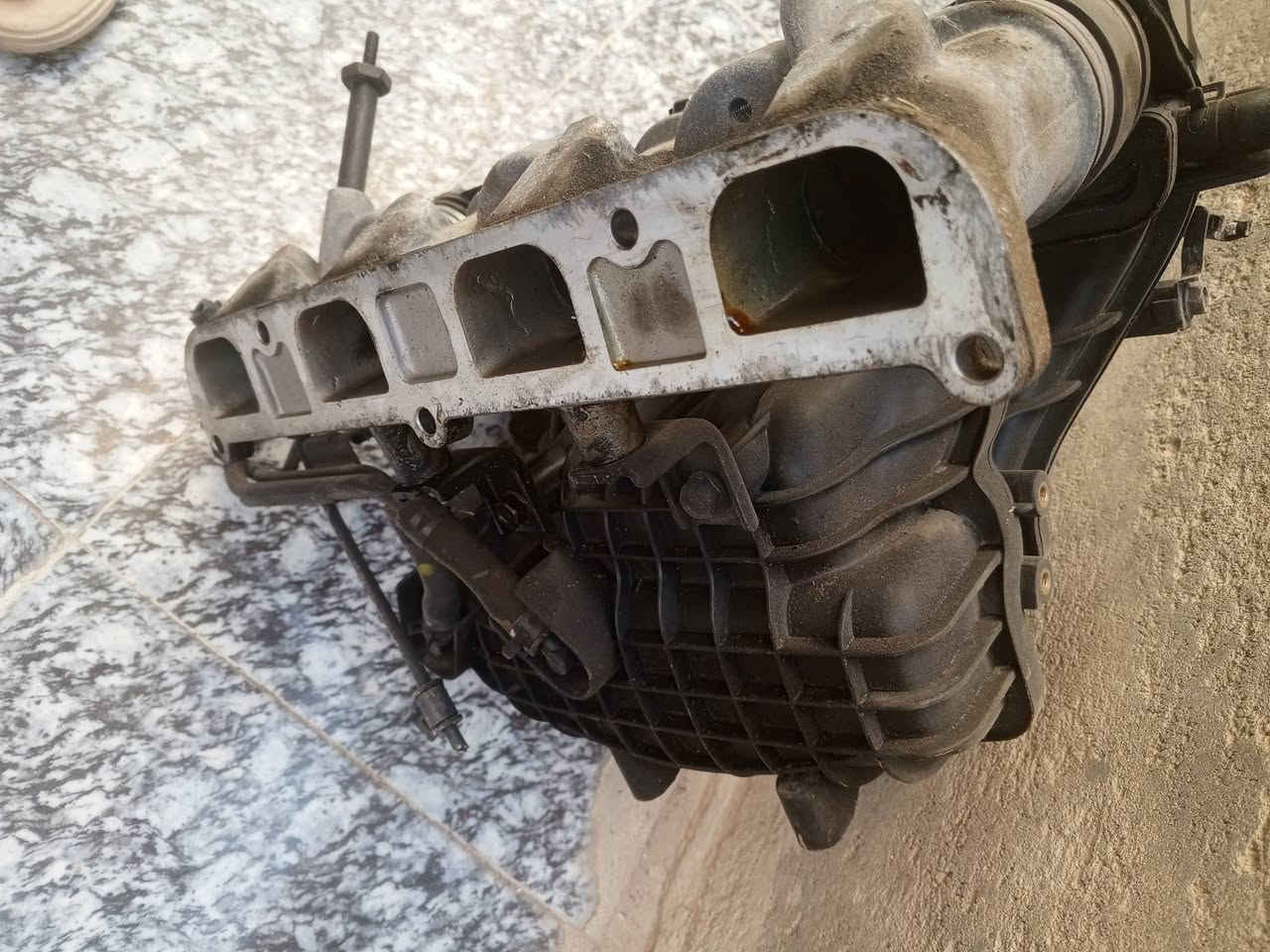 السلام عليكم
غراض اوبتيما للبيع 
دكشن 2009
كيس جديد 
مجاول طخم كامل نضيف
باور+ قبق ولفات 
مكاني الناصريه -ناحيه الفضليه 
***********
