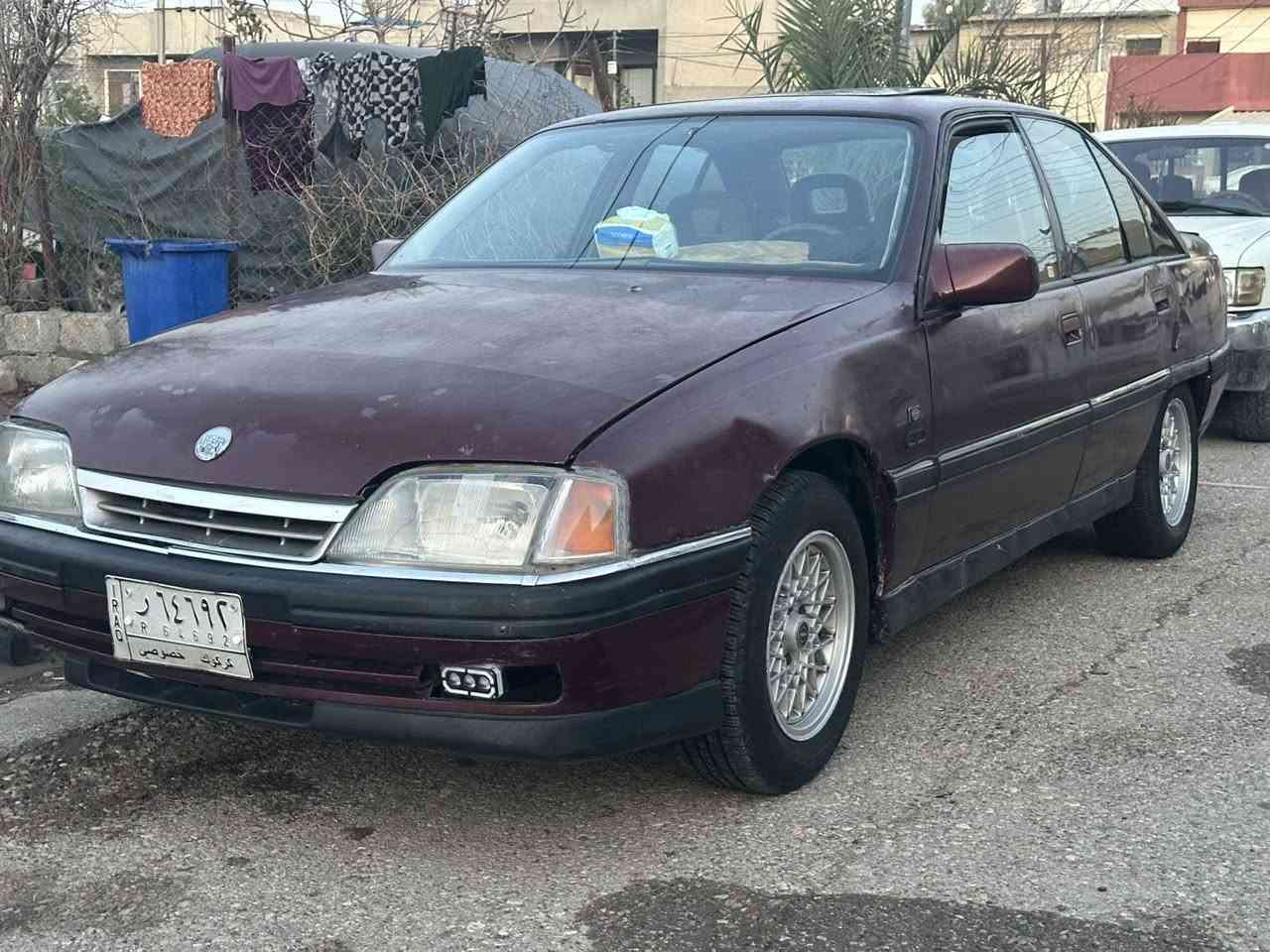 سلام عليكم 
أوبل اوميكه موديل 91 محرك 20،بيها ضربه جاملغ الامامي ،مابيها دفتر بنزين ،كير محرك اكسل بشرط ،كير عادي .كهربائيات كلها شغاله بشرط ،و السنويه منتهي من2021 .للاستفسار الاتصال على الرقم ***********. ***********.   
مكان كركوك 
سعر 25وبيها مجال
