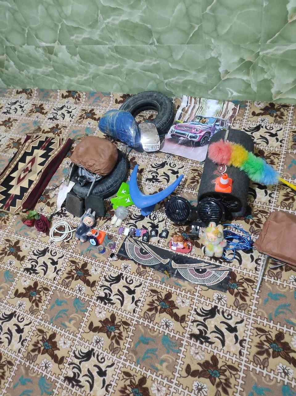 سلام عليكم جنبزت تكتك
مضخم شغال 
اضافة سماعات شغاله 
اضافة نشرت العيون شغاله
اضافة تاير ويل
اضافة تاير
اضافة تجوات 3 
اضافة هورنات بوش شغالت هنه وراسطتهن***********
