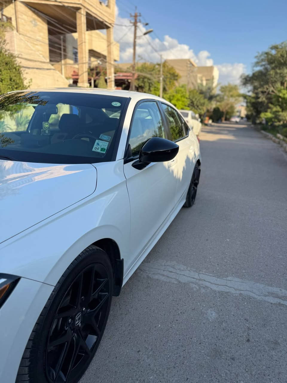 موديل 2023
مكينة 2000 بدون تيربو ماشية 38000 ميل 
بصمة - تشغيل عن بعد 
شاشة - كامرة - ابل كار بلي 
3 مود للسياقة نورمال - سبورت - ايكو 
بريك هولد - هاند بريك دكمة 
 رادار امامي 
توقف ذاتي 
خروج عن المسار 
زينون بلادي
حادث السيارة بنيد صبغ و الصندوك صبغ بدون ايرباك 
راديترات السيارة بلادية و الماصدا بلادية 
بيها طخة بالشاصي الخلفي من يم البراكيت بدايته بدون تصليح او لحيم او كص باقيه على وضعيتها و مابيها اي تأثير على اي شي بالسيارة و عندي صورة اله
باب السايق كلير امريكا 
رقم السيارة اربيل بأسمي سنوية لحد 2030 و الهزة بشهر 9 يلا تخلص 
السعر 142 و بي مجال
بغداد الاعضمية 
*********** بغداد, العراق
