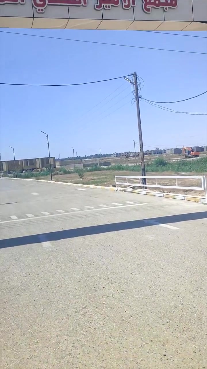 سلام عليكم يوجد قطعه طابو زراعي كافت الخدمات  سند 25 سند بسمي 
قرب مجمع الشاميه مدفونه وكامله وجاهزه للبناه المساحه 200 م***********
