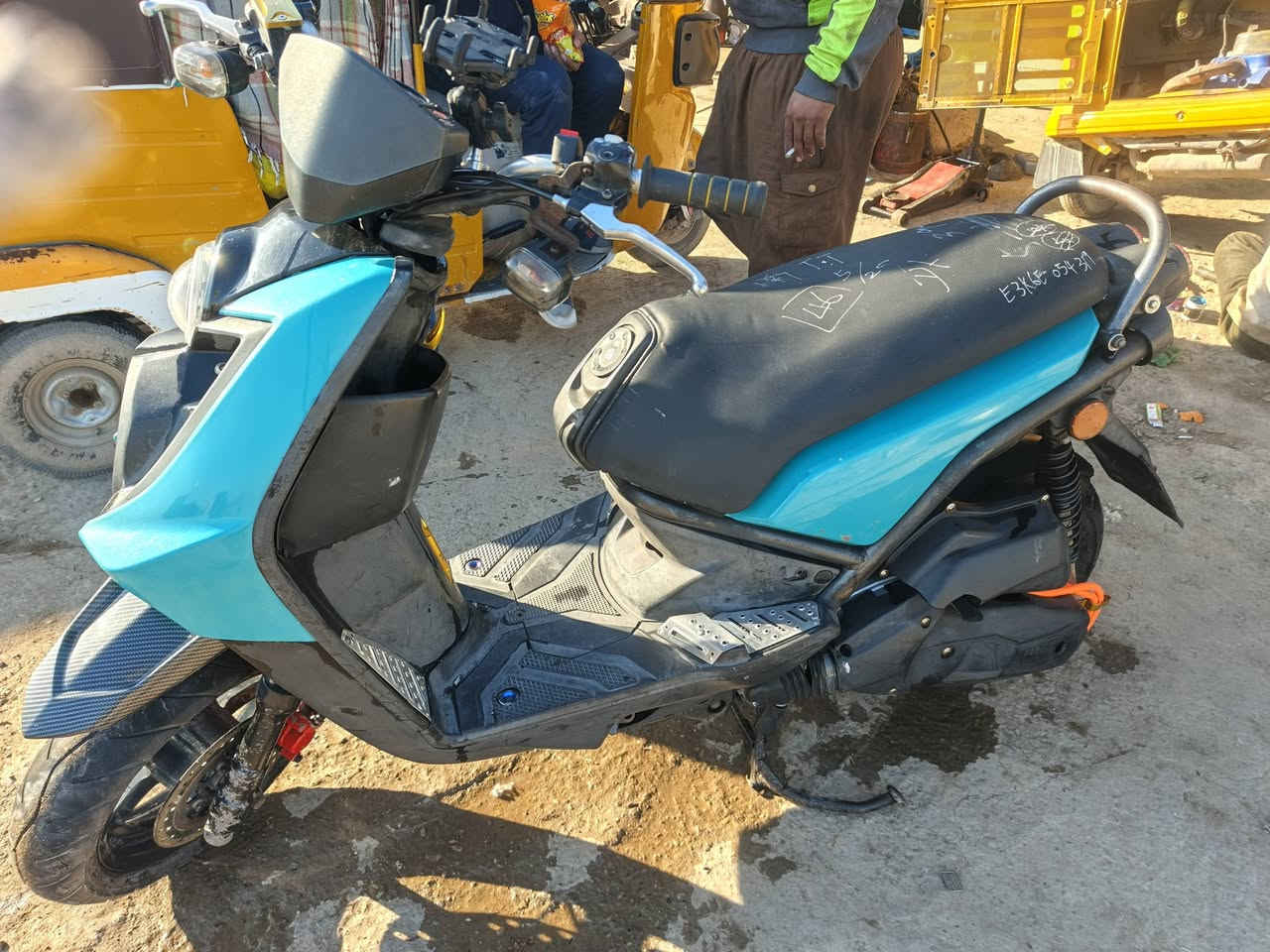 سكنس جبل موديل 13
صارله فتره من نازله 
دراجه مكفولة من كلشي
محرك يخبل مامفتوح ومكفول
تزويد كبالك بصور

هاوزن رياضي أبو الختم الحفر
قبق جوزه
تعلاكه
غلاف رقم شاصي
سويج 
يدات 
دبل اشاره
قبق عنبار
صوندات 
كاعيات فضيات
دمام اصلي
رقم وقاعده
برغي ذهبي 

دراجه خير من الله ما متعوبه
صار فتره من نزلته

***********
السعر خاص
