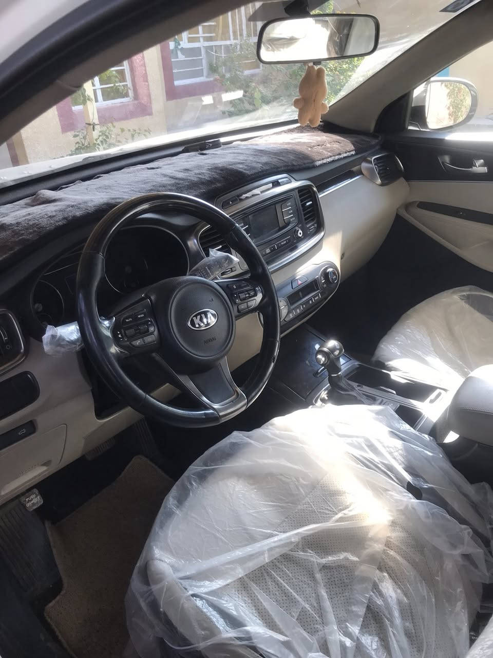 السلام عليكم سورنتو موديل 18سياره فول مواصفات جديده معنه لكلمه ماشيه 64السعر 250 وبيهه مجال مكاني بغداد ***********
