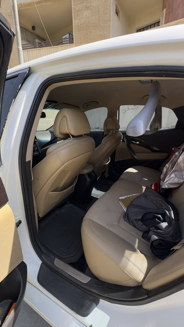 هيونداي أزيرا 2014 نص فل 🚘
بيها 4 قطع
✅ محرك V6 سعة 3.0 لتر
✅ قير أوتوماتيك 6 سرعات
✅ تشغيل بصمة وستارت
✅ مقاعد قماش
✅ تدفئة للمقاعد الأمامية
✅ شاشة وكاميرا خلفية
✅ مثبت سرعة
✅ حساسات خلفية
✅ تحكم بالدركسون
✅ مرايا كهربائية قابلة للطي
✅ جنوط ألمنيوم أصلية
✅ مكيف أوتوماتيك
سيارة مريحة وثابتة على الطريق، جاهزة للاستخدام. احلى من الصور
السعر 92 وبيها مجال بسيط


**إذا كنت صاحب هذا الإعلان وتريد حذفه لأي سبب، رجاءا أرسل رسالة إلى الدعم الفني**