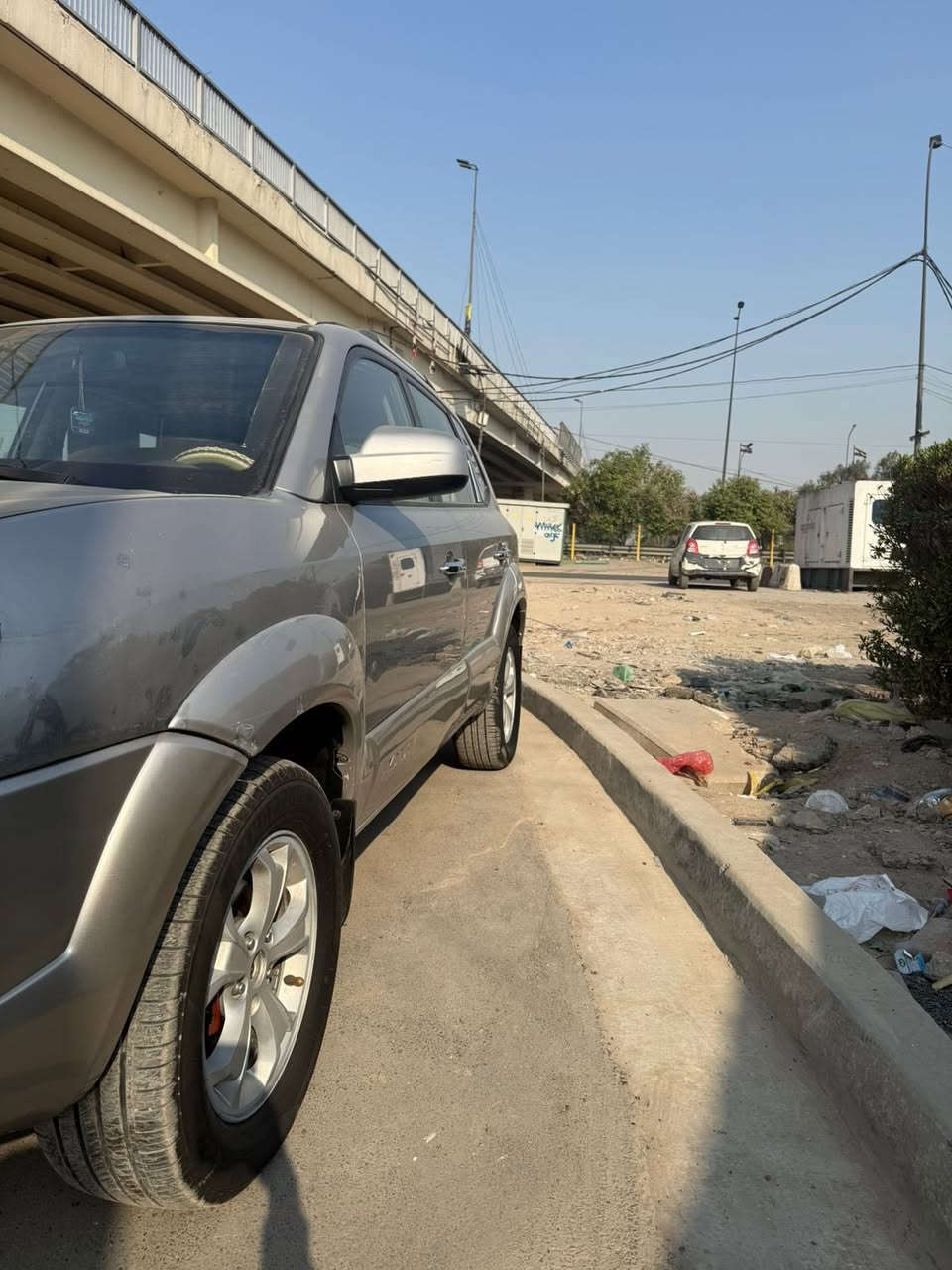 سلام عليكم 
توسان موديل 2009 مكفولة كفالة عامة عدا بارد ب الجاملغ الامامي الايسر جهة السائق 
فول مواصفات 1/1 
بصمة 
تشغيل عن بعد 
فتحة سلايد 
3 شاشات 
تحكمات ستيرن 
سيارة فول للاخير نادرة ب موديلها 
مكينة 2000 دوش مكفولة هي و الكير 
رقم بغداد ب اسمي مداور ثاني يوم 
مكاني بغداد / الكرادة / بارك السعدون 
السعر خابر و تدلل 
***********
