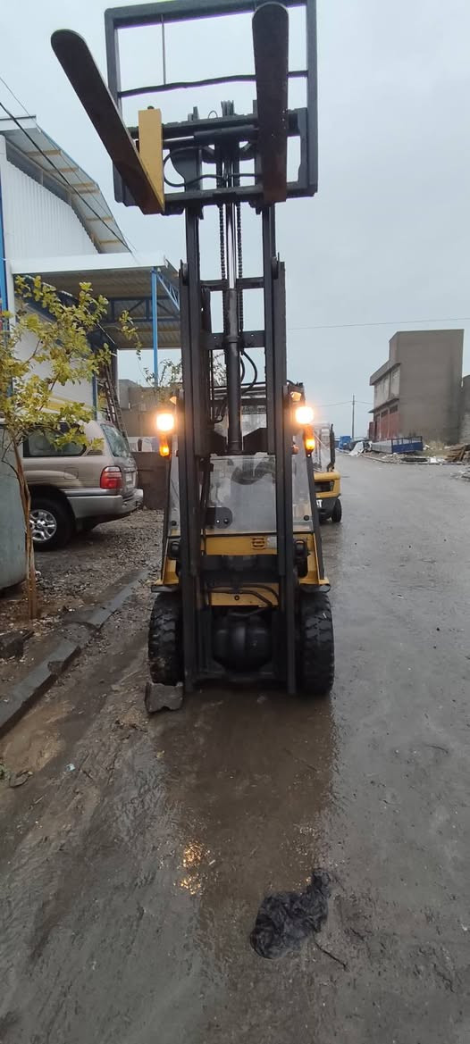 كتر
حجم  2.5 طن مستخدم أوربا فقط دخول جديد     جب حاوي ٣ جب ارتفاع الجب  ٤.٧٥  مترات   
كير محرك  بلادي  مامفتوح 
تايرات جديد 
جاهزة 
 3 حركات 3 جب 
موديل 2016

 محرك s4s  ديزل  آوراق منفيس مؤقت مشتغله قليل شوكيه مكفول كفاله عامە   
مكان  سليمانية 
للاستفسار   عن السعر اتصل على الأرقام  ***********
