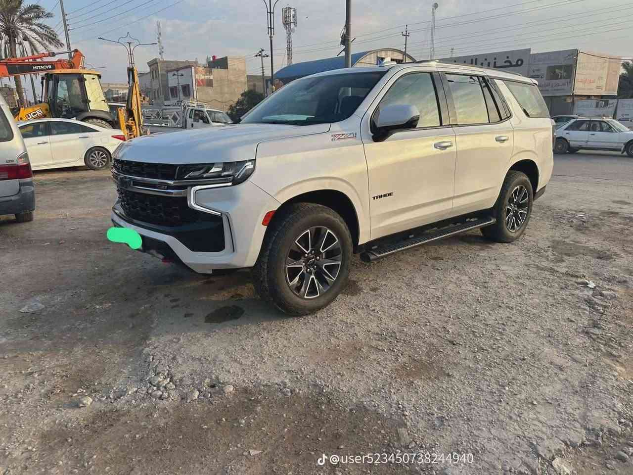 السلام عليكم 
تاهو وراد امريكي

2021  z7فول موصفات/1 

رقم بغداد مميز بسمي 

ماشيه 100

بانوراما

كامرات محيطيه 360 درجه 

رادار امامي جانبي خلفي  

كشنات جلد 

جنطه كهرباء + ستيرن كهرباء 

خزن ميموري 

سايد بريك بصمه 

منفذ شحن usb’hdmi’typec

شاشه دجتل 

ملاحظه السياره جداً نظيفه 

السعر 375بيها مجال بصيط
*********** البصرة, العراق
