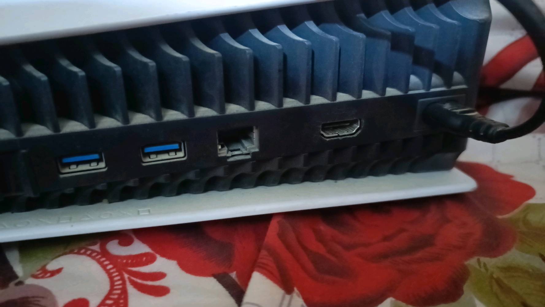 بلي فايف فات الاقراص

الجهاز ماداخل تصليحه ابد وبية بس هاي الشخوط مثل ماوضح بصوره

ملحقات الكيبلات الاصليه يده وحده الاصليه

مابية العاب عندي دراسه وصارله فتره تقريب 5 اشهر البلي مامشغله

ذاكره 667 غيغابايت

سعره 525 الف وبيه مجال للشراي

مكاني التنومه الصالحيه