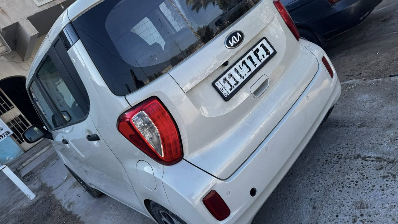 كيا راي موديل 2016 بصمة فول مواصفات رقم بغداد انكليزي كير ومحرك وتدفئة وتبريد  حداديه مكفول مري شفط تحكمات كامله تاير 15 سيارة عاليه 
السعر 80 وبيهة مجال
مكاني بغداد حي جهاد ***********
