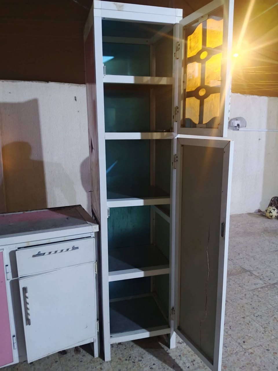 كاونتر ٥ قطع السعر
٣٠٠ الف وبيه مجال للشراي 
*********** اتصال مع وتساب
