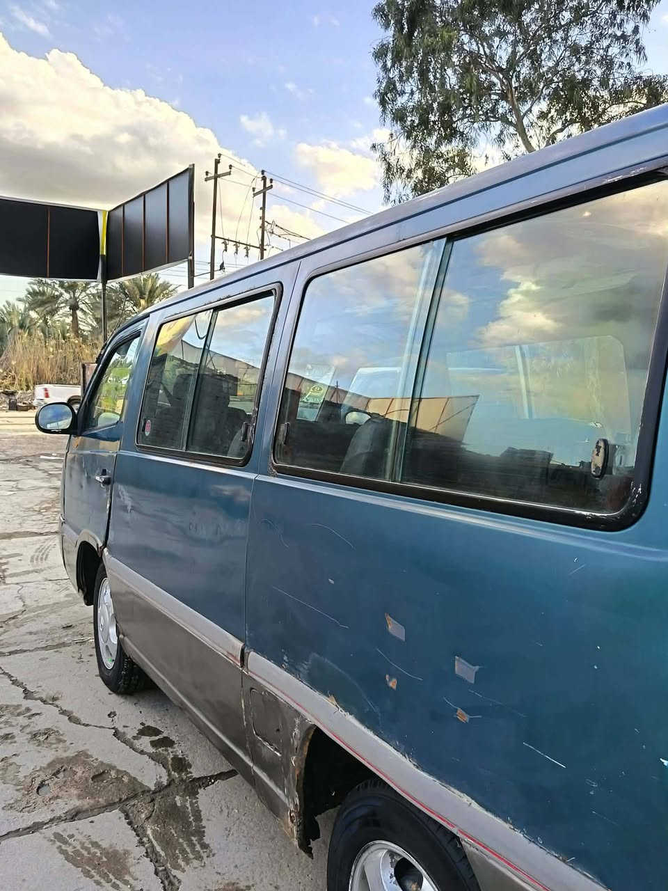 سلام عليكم ستانه موديل 97 رقم بغداد سنويه لل29 مكينه خيط بخار كير جديد تخم تأير جديد حداديه كهربيات مشط باور جدد سياره بلاد لاضربه والمعجون مكاني حله السعر 40 وبيه مجال ***********
