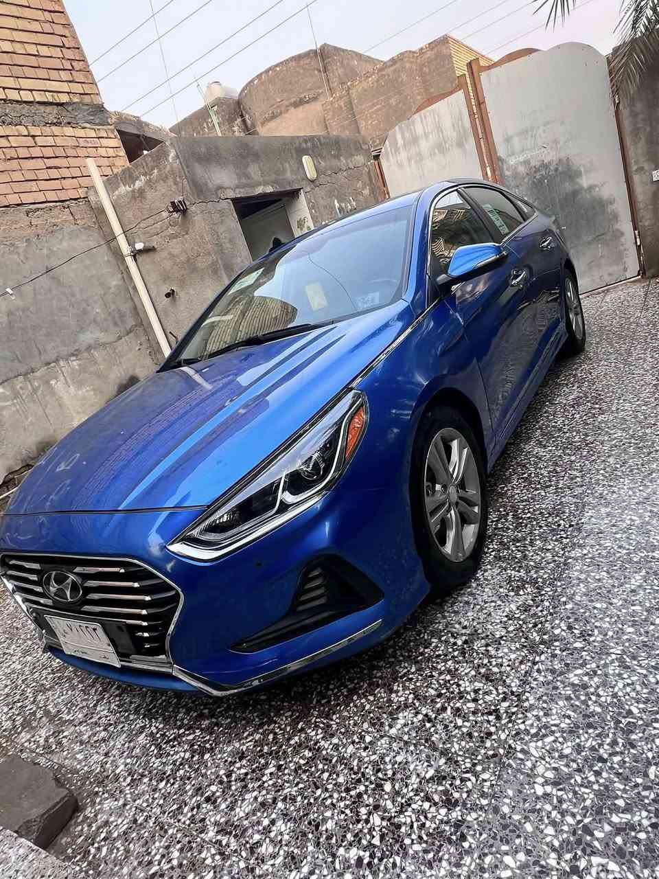 السلام عليكم ❤️
هونداي سوناتا موديل 2018 
رقم بغداد باسمي فول مواصفات مكينه كير حداديه بلاد تخم تاير حداديه مابيها نقص صور الحادث وسونار بالمنشور سعرها 117 بيها مجال مكاني السماوة
إلاتصال ***********
