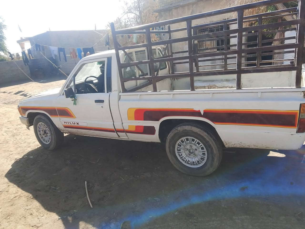 السلام عليكم بيكم الموديل 189 محرك وقير وصدر خير من الله كهربائيات شغاله ما ناقصها ايء بيها ماكينه 85 راعيها موجود يحول ثاني يوم العنوان واسط الصويره تفاصيل على هذا الرقم***********
