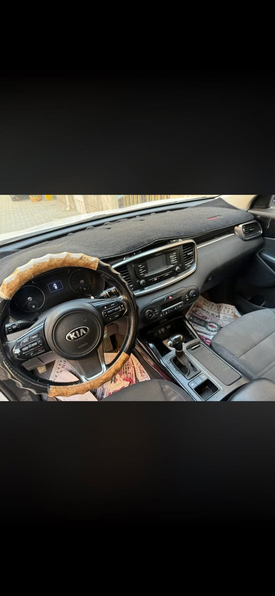 سورنتو موديل. 16
خليجي لبيع
مكينه 6 سلندر
ماشيه 180
مكفوله ماعده جاملغ الخلفي بارد 
والباقي مكفول من كلشي 
سياره نظيفه وأحلى من الصور
مدينه الصدرقطاع 3
موبايل ***********
السعر 115 وبيه مجال بسيط
كشن كهربائي 
مري شفط
بصمه تشغيل وابواب
صندوك كهربائي
ترحيب عند الاقتراب
مري شفط
3 قطع تبريد
محرك 6 سلندر
