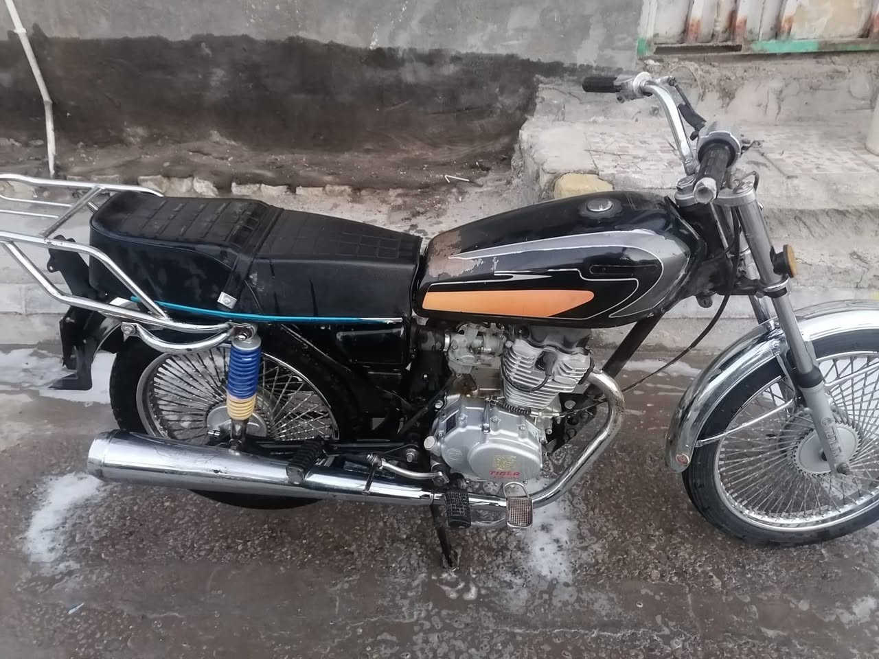 سلام عليكم دراجه نامه اوراق اصوالي مامفتوحه دراجه نضيفه مايحداج اله اي شي سعر خاص وهذه رقمي  ***********
