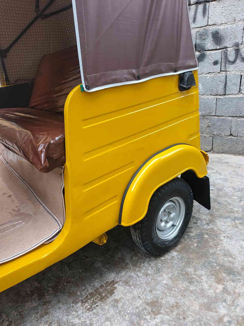 سلام عليكم تكتك للبيع مديل 19شهر 8تكتك  اوراق البغدادي مصبوغه عام لجماليه مكينه وكير خير من الله السعر 4600وبيه مجال مكاني كربلاء حي شهداء الموضفين الرقم ***********مامتواجد ع فيس
