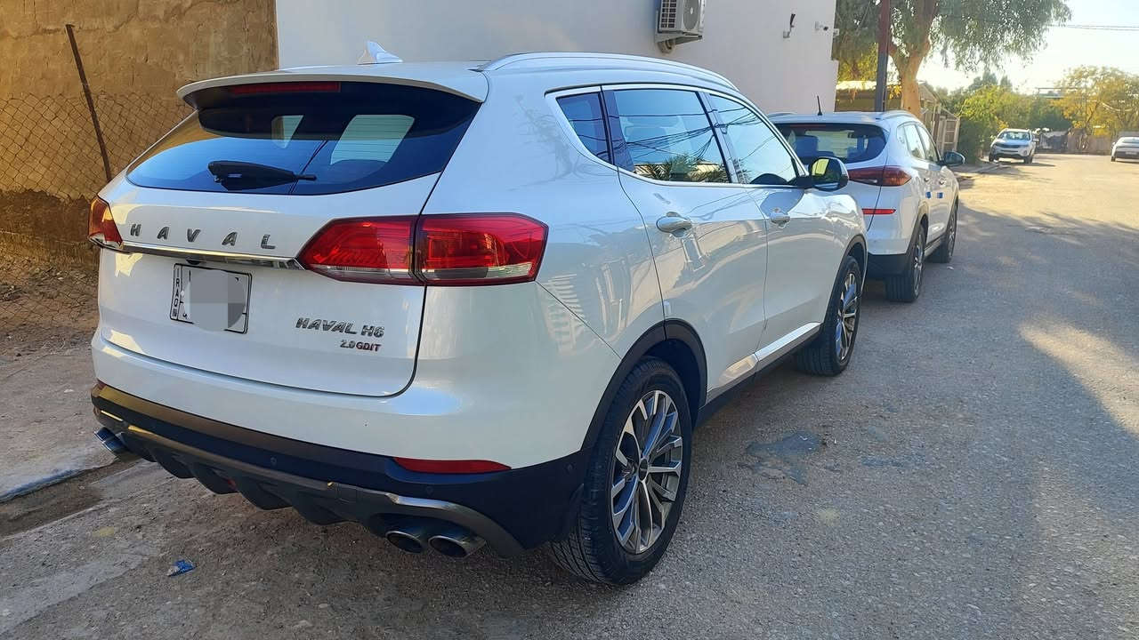 للبيع (هافال H6) 2021 بغداد بأسمي
- محرك 2000 CC تيربو 

- سلايد روف (بانوراما)

- بصمة للتشغيل والأبواب

- شاشة كبيرة لمس إضافة إلى ماوس للتحكم بالشاشة مع نظام تحديد العطلات مع خدمة CarPlay ونظام navigation 

- كامرة خلفية + كامرة امامية + كامرات جانبية تعطيك صورة 360 درجة مع حساسات جانبية وأمامية وخلفية مرتبطة مع الكامرات

- الانارة الداخلية LED

- هاند بريك بصمة كهربائي + نظام هاند بريك مؤقت بالازدحامات Auto hold

- كشنات جلد من شركة نابا Nappa

- أبواب السيارة مطعمة بالجلد ومع النيكل

- تحكم ستيرن كامل ومثبت السرعة وتسخين الستيرن  + شفتات للكير بالاستيرن 

- كشنات كهرباء للسائق والراكب

- نظام ذاكرة 3 وضعيات لكشن السائق + نظام ذاكرة لوضعية المرايا الجانبية 

- تبريد امامي و خلفي (قطعتين) 

- نظام تدفئة للكشنات 

- الداش بورد الكتروني يحتوي 3 ثيمات مختلفة

- ثلاث انظمة للقيادة ( سبورت + ايكو + عادي ) 

- ثلاثة انظمة للستيرن خفيف وثقيل ورياضي

- فتح و غلق المرايات الجانبية كهرباء

- مرآة داخلية ذكية 

- لد امامي + لد خلفي للضباب

- نظام المحافظة على المسار + التنبيه 

- نظام قياس ضغط الاطارات 

- رادار جانبي والنقطة العمياء

- اصطفاف تلقائي شبة ذاتي ( Auto park) 

- نظام دبل إشارة أوتوماتيك في حالة توقف مفاجئ

#النجف-الاشرف

السعر // 150$ 

للأستفسار// ***********
