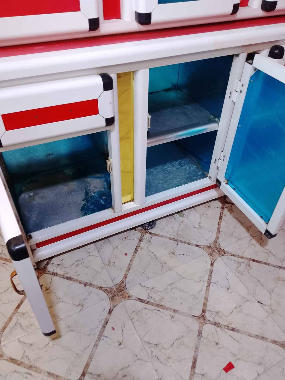 للبيع كاونتر 3 قطع نفخ مبطن متر ونص  وسنك متر ونص  نضيف  جداً سعر 260 العنوان بصره تاميم  للاستفسار *********** البصرة, العراق
