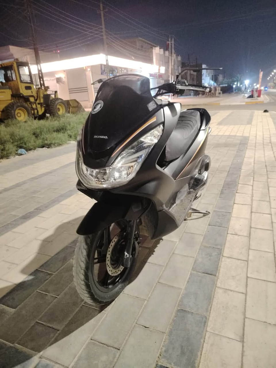 pcx جيل ثاني
بيسي اكس جيل ثاني دراجة اي نقص مابيهة 
رايدهة ب١٥٥٠ وبيهة شي بسيط 
***********
